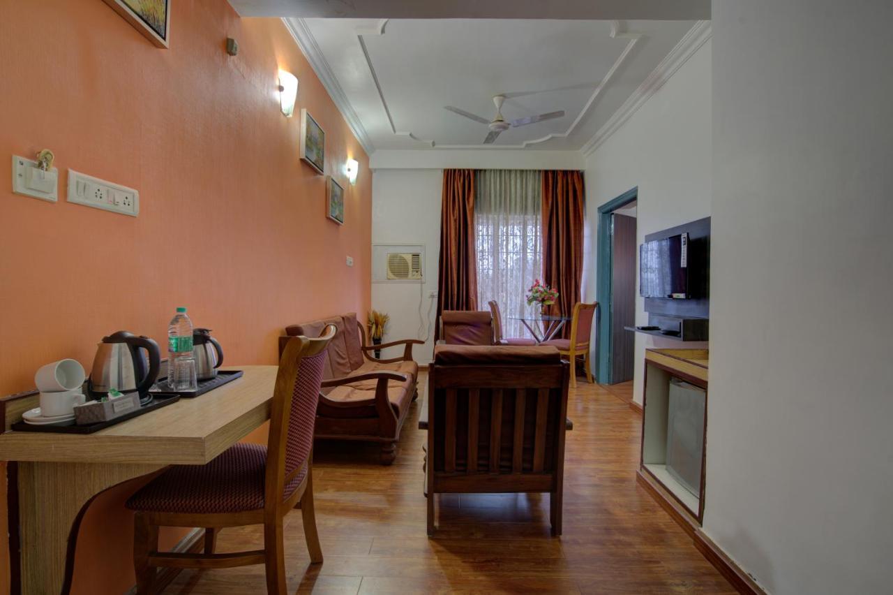 Hotel Mahadev Palace Деогарх Экстерьер фото