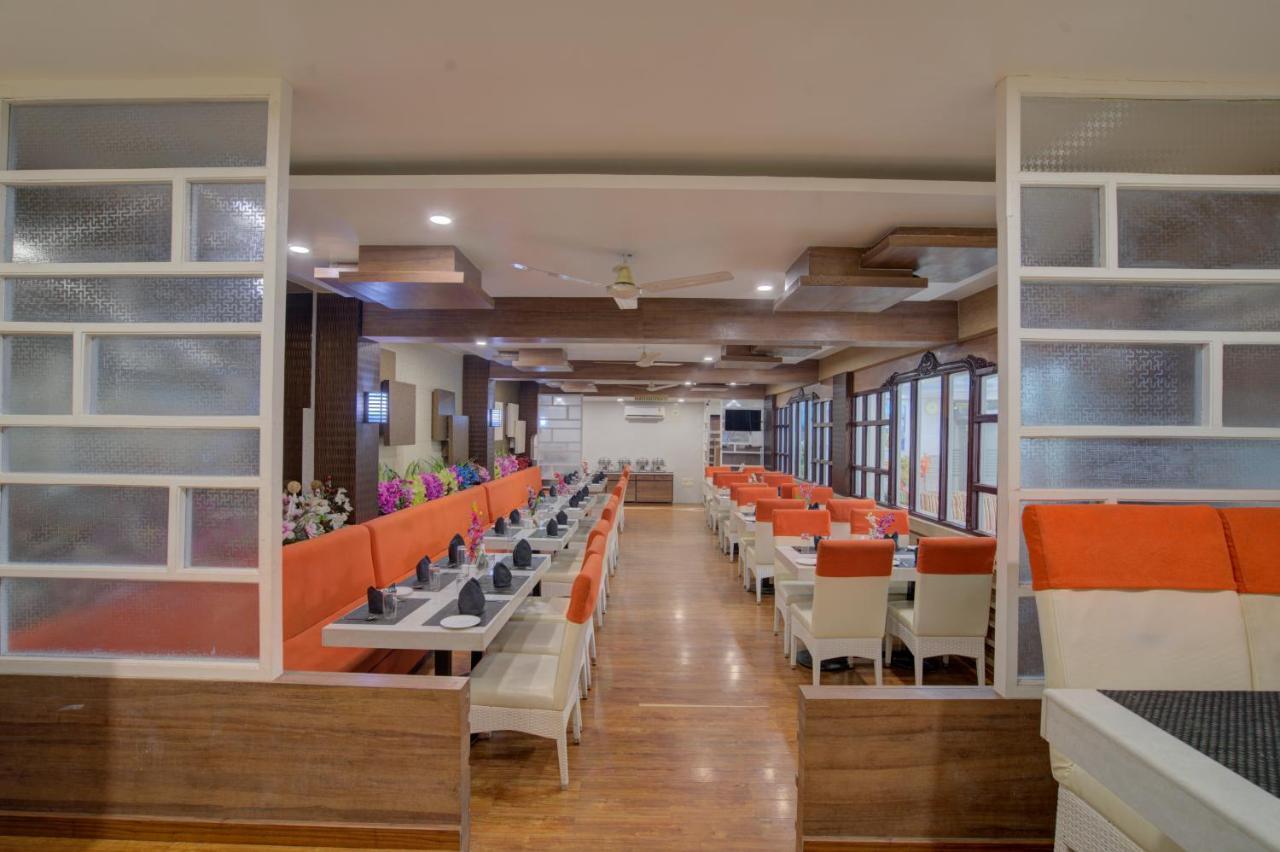 Hotel Mahadev Palace Деогарх Экстерьер фото