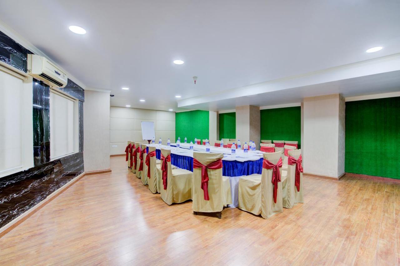 Hotel Mahadev Palace Деогарх Экстерьер фото
