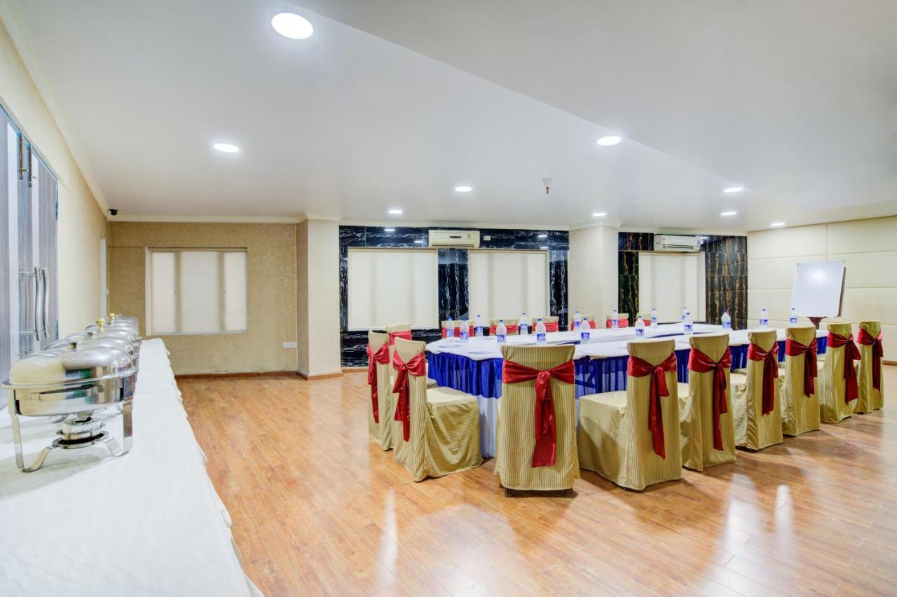 Hotel Mahadev Palace Деогарх Экстерьер фото