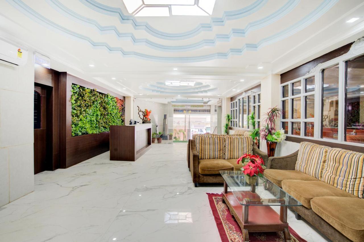 Hotel Mahadev Palace Деогарх Экстерьер фото
